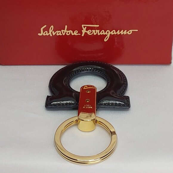 SALVADOR FERRAGAMO 'GANCINI' LEATHER KEY FOB GOLD KEY RING W/ORIGINAL BOX - Picture 7 of 16